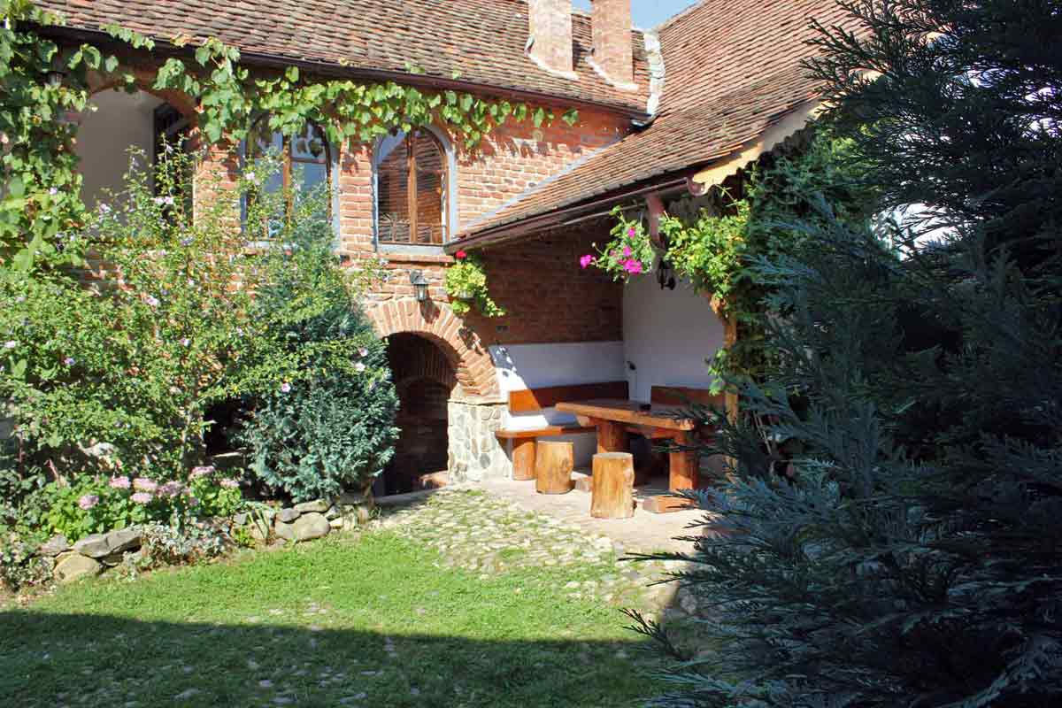 sibiu cottages transylvania | single holidays romania