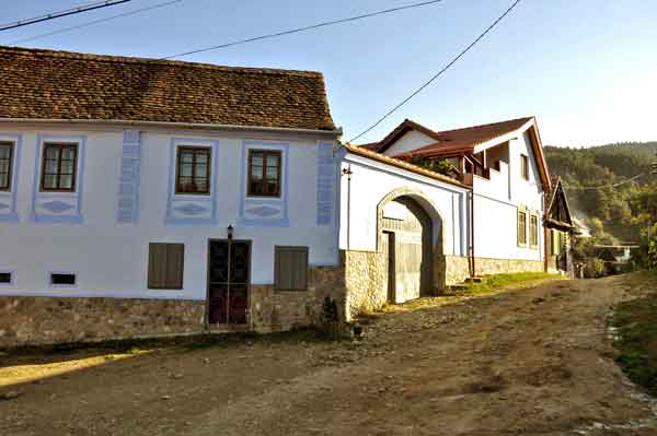 self catering romanian cottage | carpathian country holiday cottages in transylvania