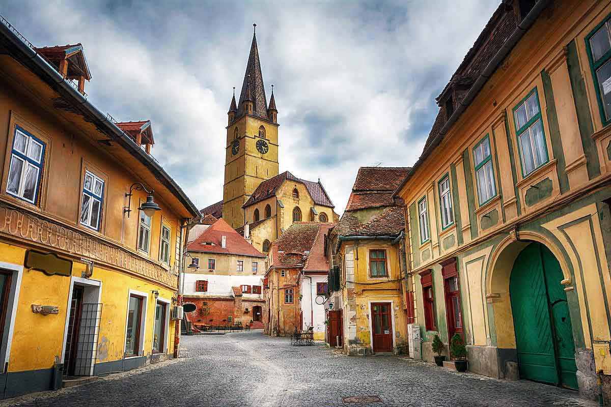 trip to transylvania sights | holidays to romania points of interest 
