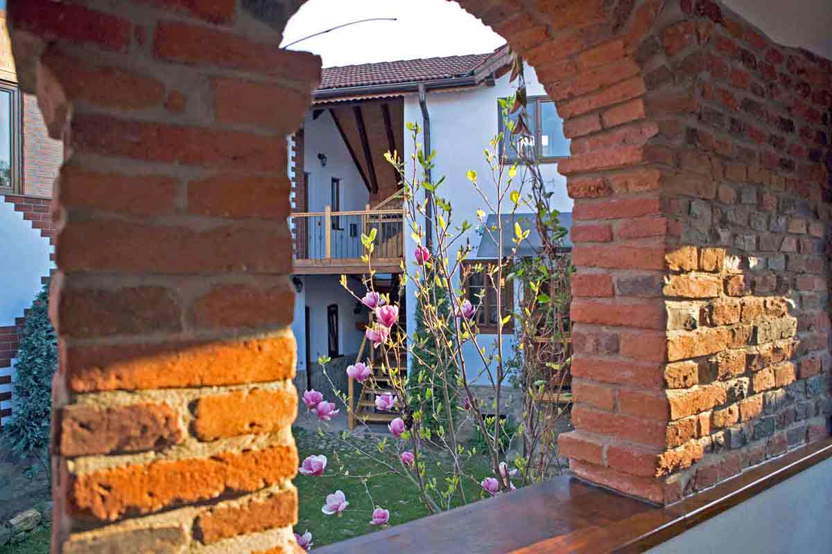 romania farmhouse cottage rental | couples & singles holidays to transylvania