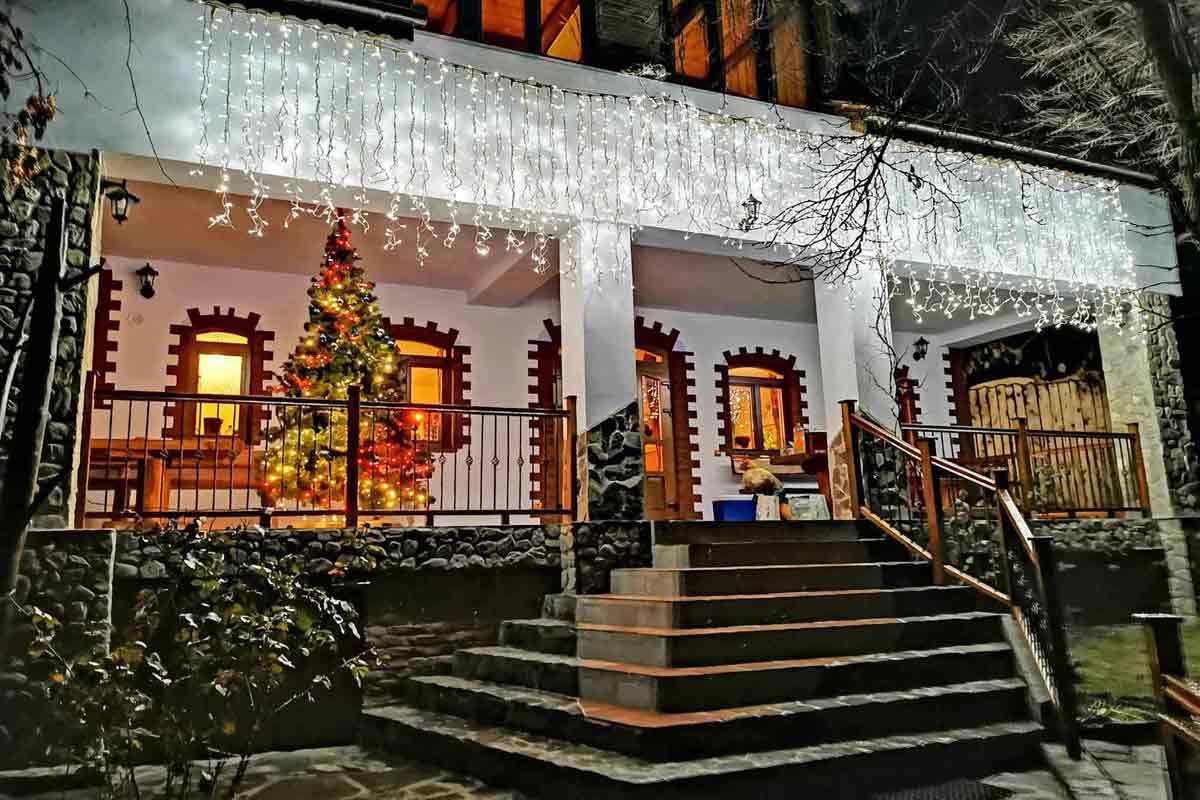  inchiriere vila  cu 8 locuri in regim hotelier marginimea sibiului